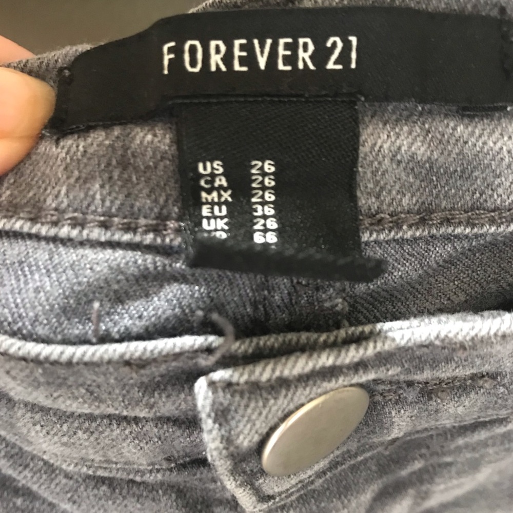 Grey Jeans - Picture 3 of 4